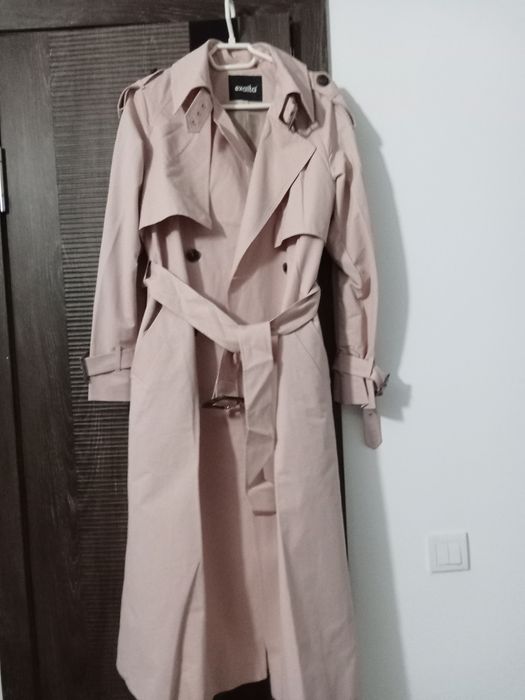Тренч новый розовый