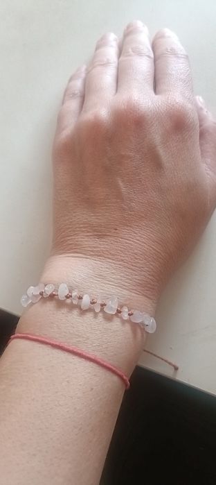 Бутикова hand made гривна за любов от естествен камък – розов кварц