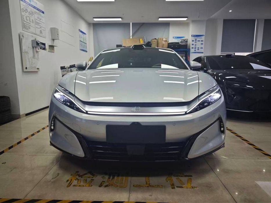 Byd Han L  2025  йил 1300 км 2,7 секунд