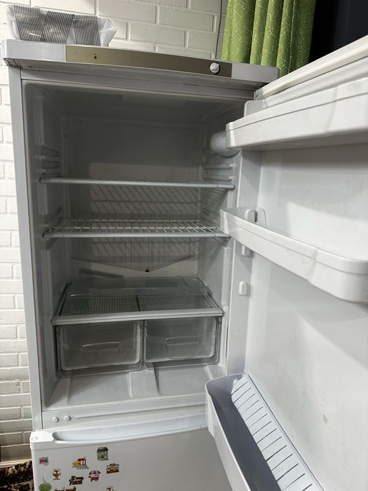 Холодильник Indesit