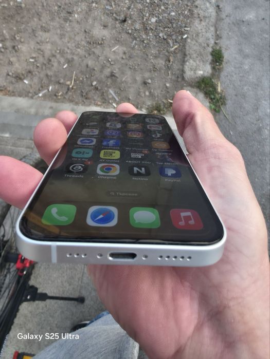 Продавам Iphone 16e