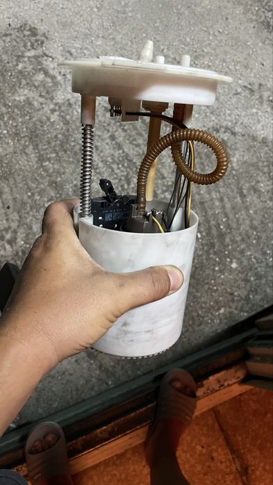 Vând pompa benzina 1.6 mpi