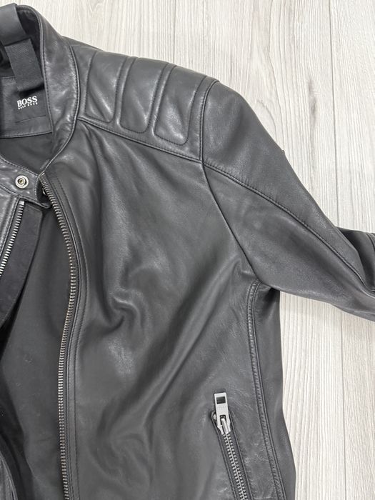 OFERTA//OFERTA vand  geaca hugo boss