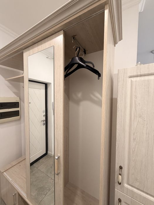 Продам шкаф в прихожую