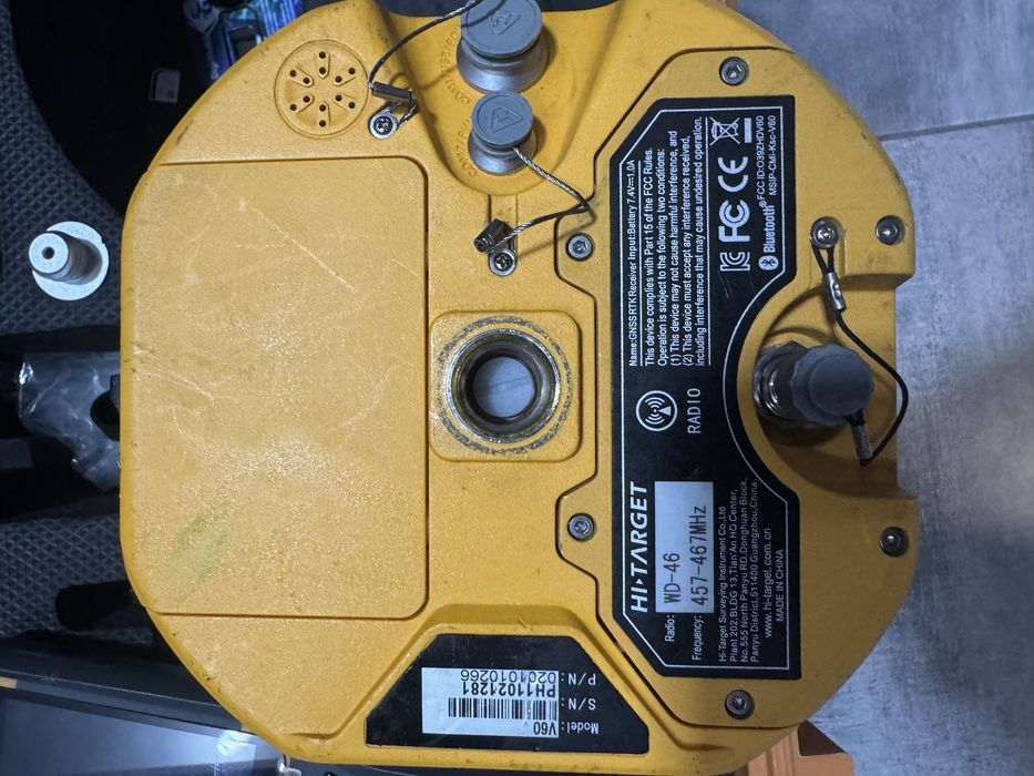 Sistem RTK Hi-Target V60 + Controller iHand30