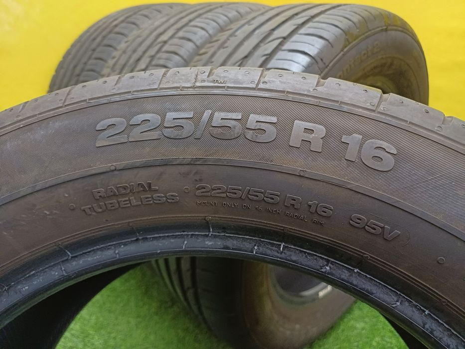 Шины 225/55 R16 Continental комплект.