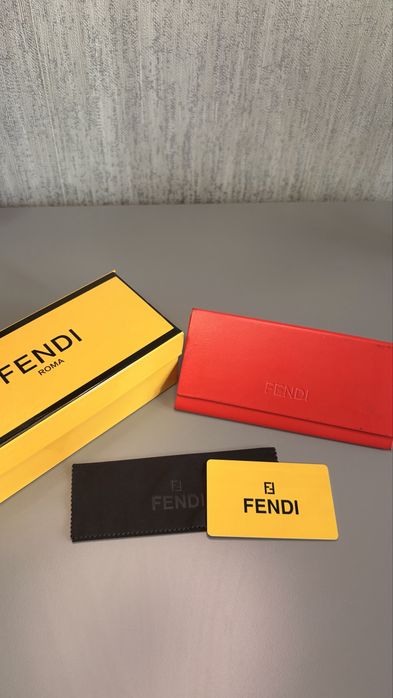 Слънчеви очила Fendi “First Crystal – Fashion Show”