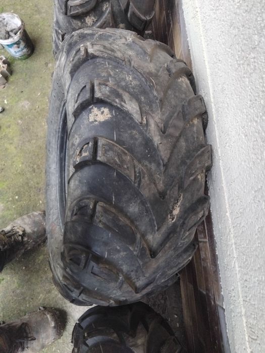 Vînd set roți cf moto noi