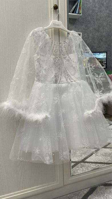 Костюм Санты, Платья