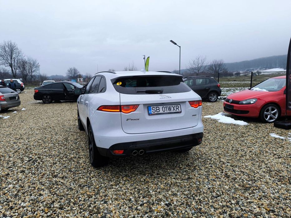 JAGUAR F-PACE 2017 — imagine 3