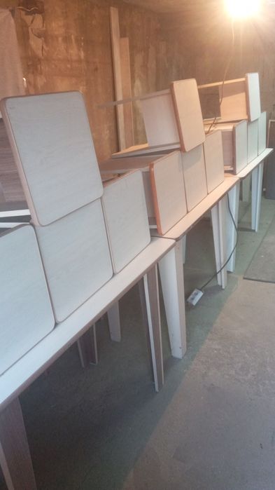 Кухонный стол 4 табуретки