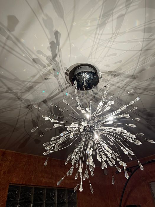 Lustră eleganta cu cristale