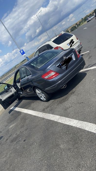 Vand sau schimb Mercedes c250