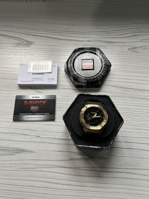 Часы Casio g-shock GM-2100G-1A9ER