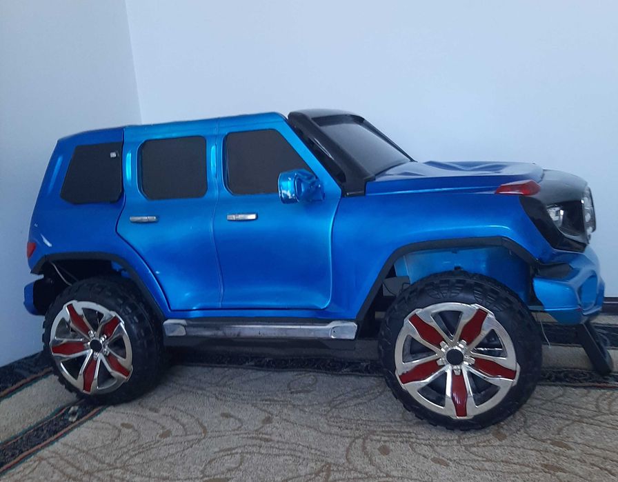 Машина детская электронная