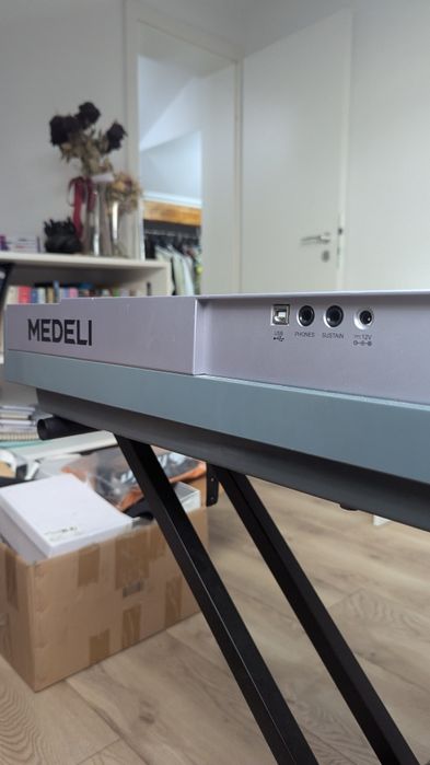 Orga Medeli M10 Yamaha medeli m10 orga clapa keyboard pian sintetizator instrument muzical muzica
Apropiate/relevante:
yamaha, casio, roland,