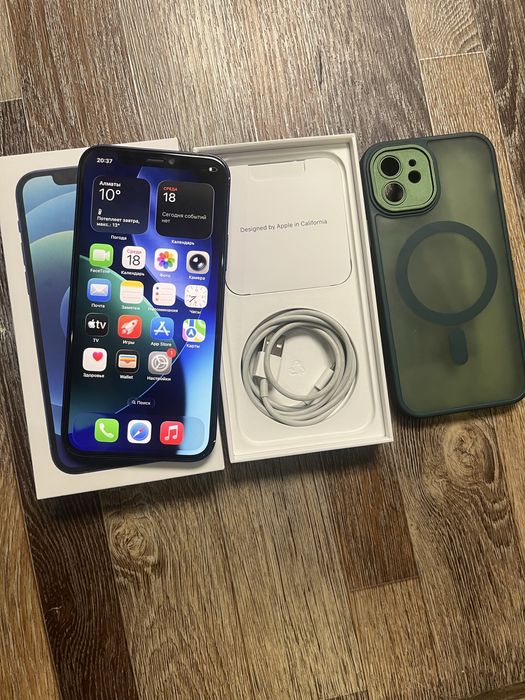 Продам телефон Айфон 12 128G