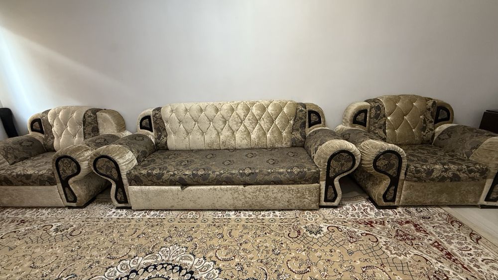 Диван и два кресла