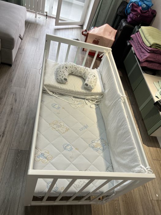 Детская кроватка