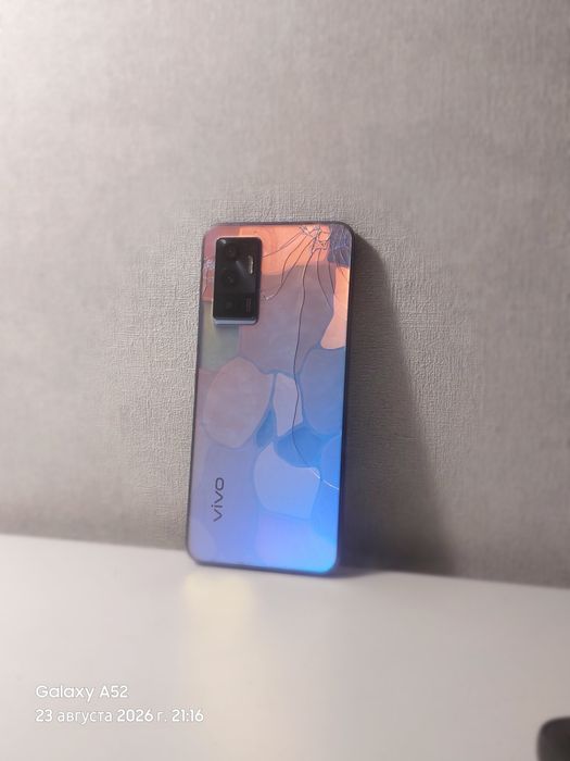 Телефон Vivo v23e