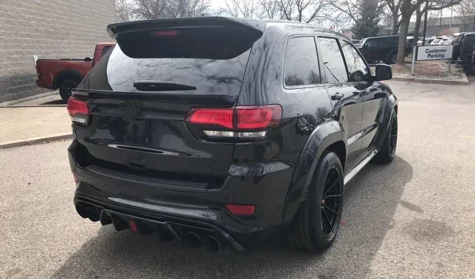 Заден среден спойлер за Jeep Grand Cherokee WK2 14-18 черен лак