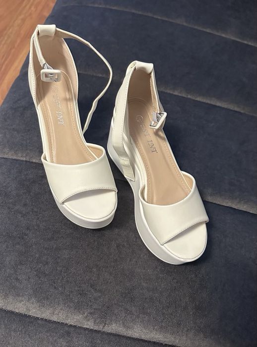 Sandale cu Platforma Dama marimea 37