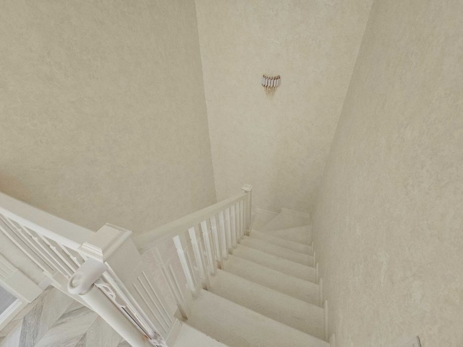 В Сергели продаётся двухэтажный дом с подвалом, с евроремонтом.