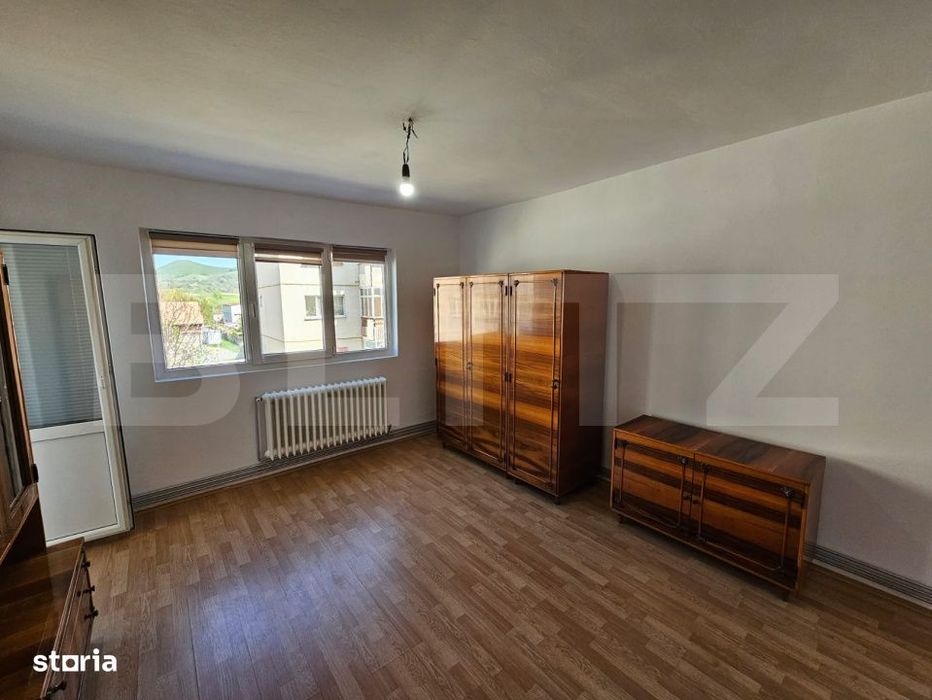 Garsoniera decomandata 31 mp, etaj 2, Cugir – spatioasa si bine comp