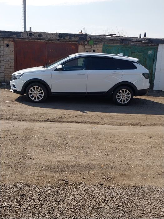 Лада веста св кросс робот 1.8 2019г