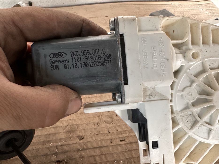 Брава моторче ауди а6 а7 / audi a6 a7