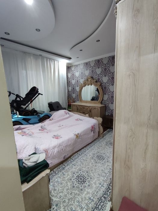 Срочно продаётся квартира Мирабадский р-н Куйлюк массив 4 2/1/4Кирпич