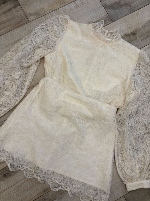 Costum din dantela fusta si camasa