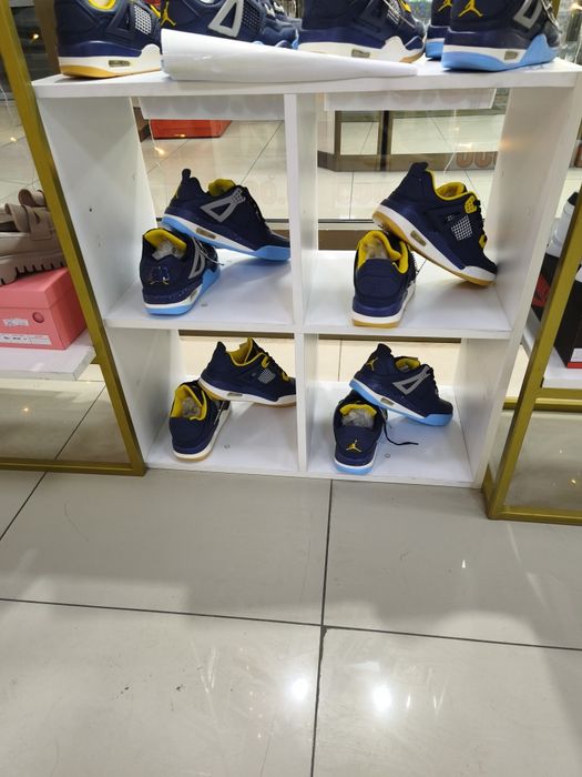 Стеллаж, полки для книг