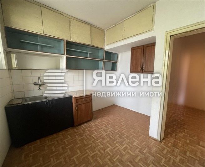 Продава се Двустаен апартамент в София, Изток - 70 кв.м за 2643 €/кв.м - Снимка #2