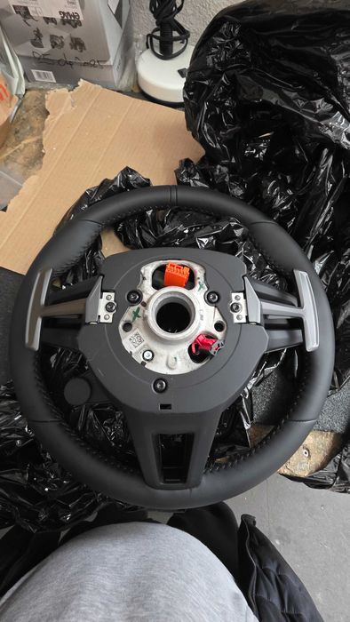 Отопляем волан на Porsche и карбонови пера за управление Cayenne Macan