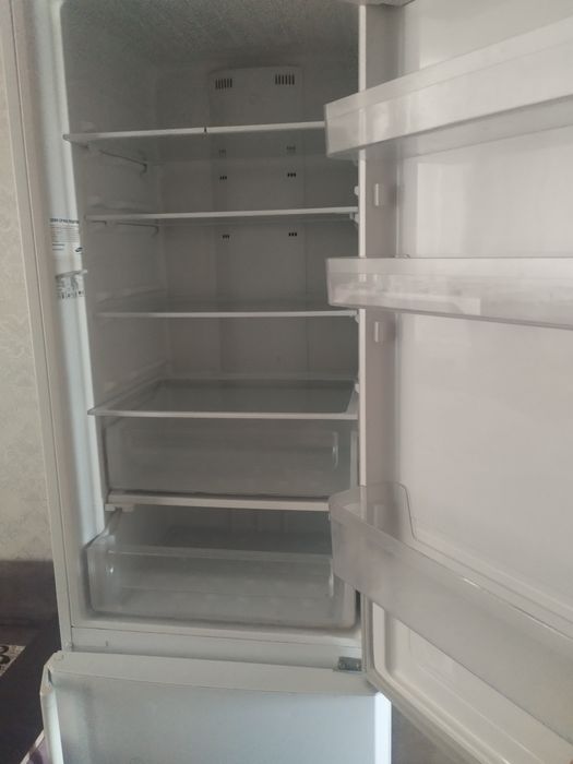 Продам нерабочий холодильник