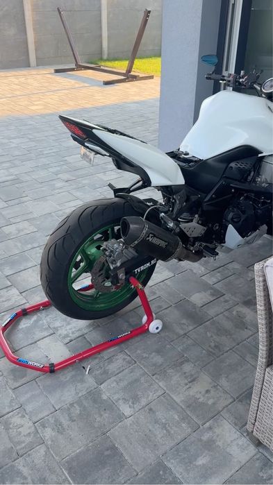 Toba Akrapovici z750