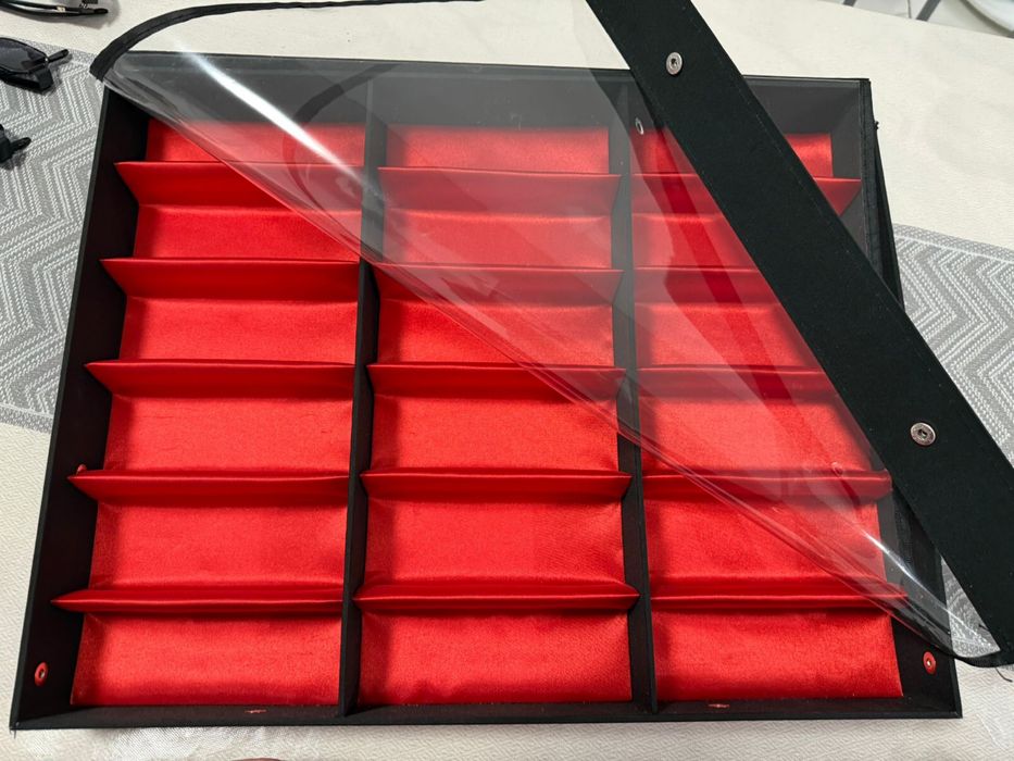 Продаётся кейс(органайзер) для очков