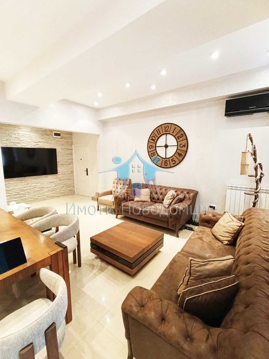 Продава се Тристаен апартамент в Шумен, Пазара - 110 кв.м за 2273 €/кв.м - Снимка #3