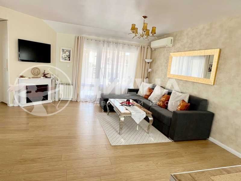 Продава се Тристаен апартамент в Пловдив, Център - 120 кв.м за 2709 €/кв.м - Снимка #5