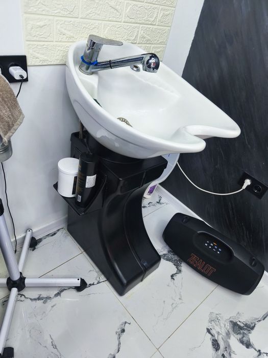 Post frizerie și scafa