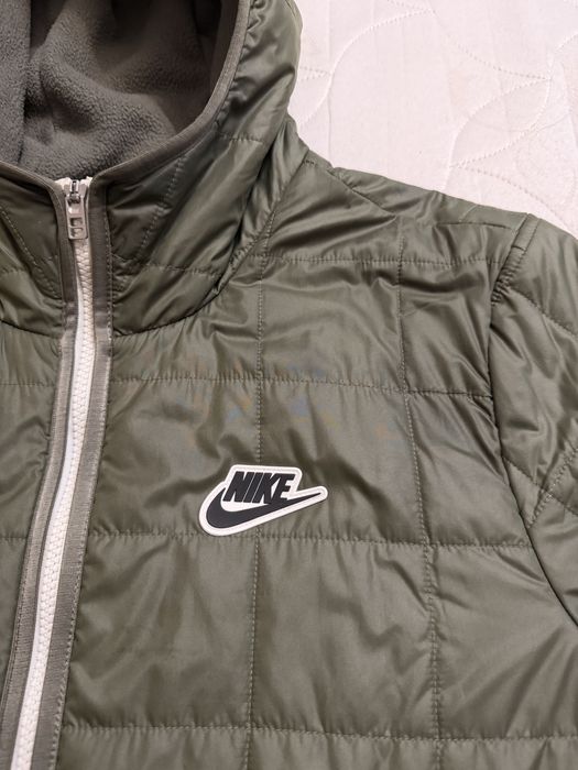 Куртка Nike продам