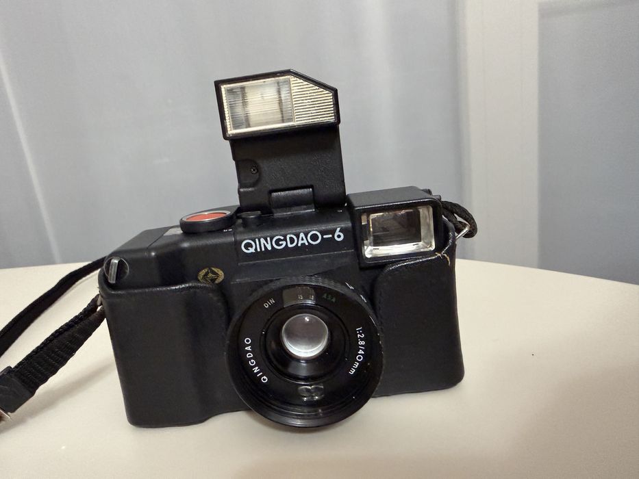Aparat foto film 35mm Qingdao Flash (clonă Agfa Optima Sensor, anii '80) + Husa