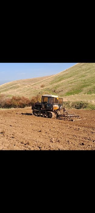 Dt 75 traktor naxodu