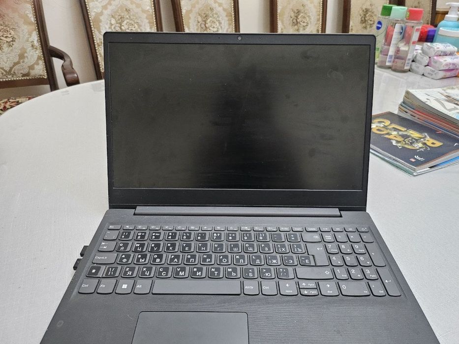 Lenovo V15- IGL  82C3