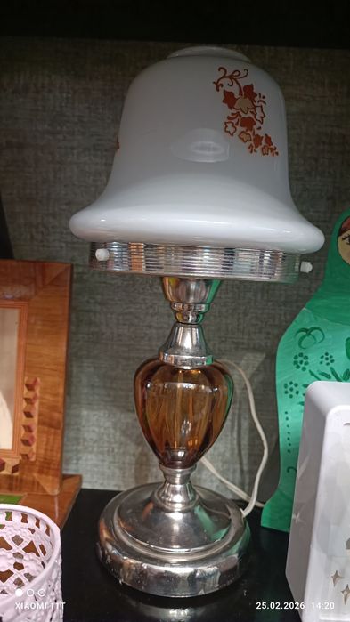 Продам настольную редкую лампу