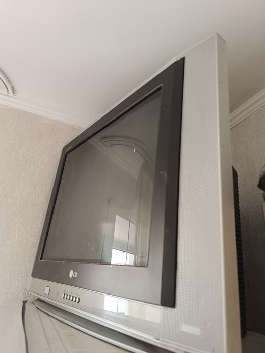 Телевизор LG рабочий