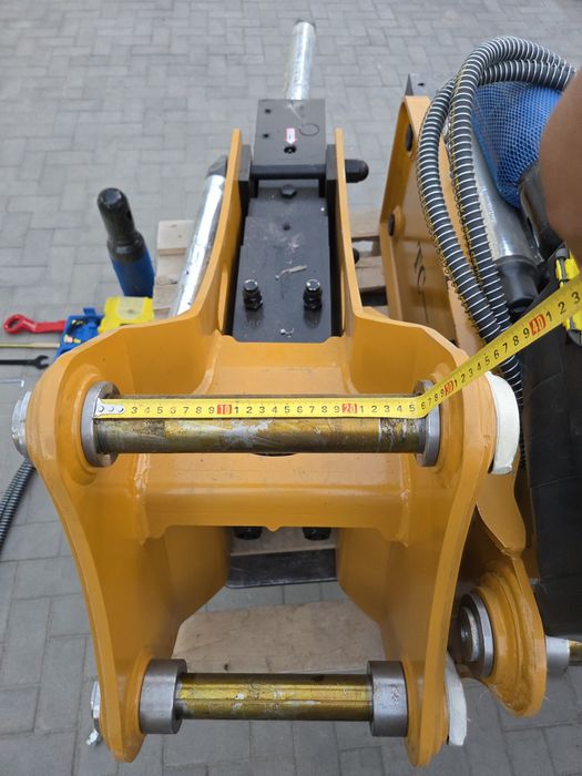 Продам гидромолот НОВЫЙ на 3в1 JCB CAT