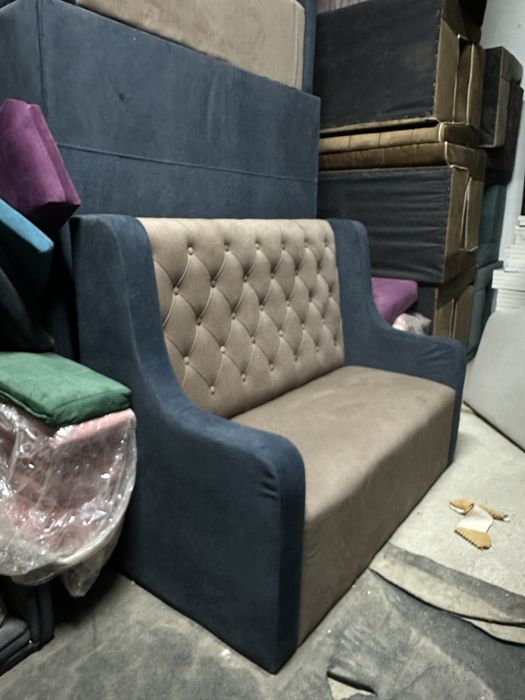 диваны с подлокотниками для кафе и ресторан