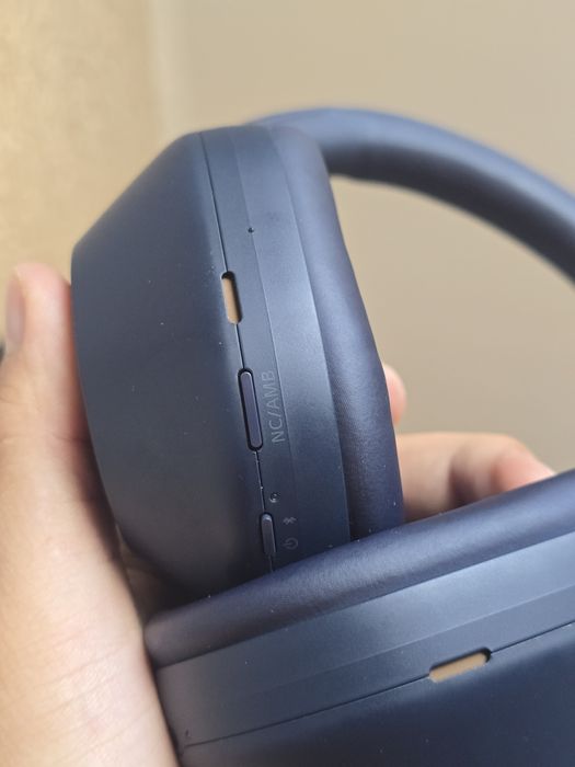 Sony WH1000 XM5 blue